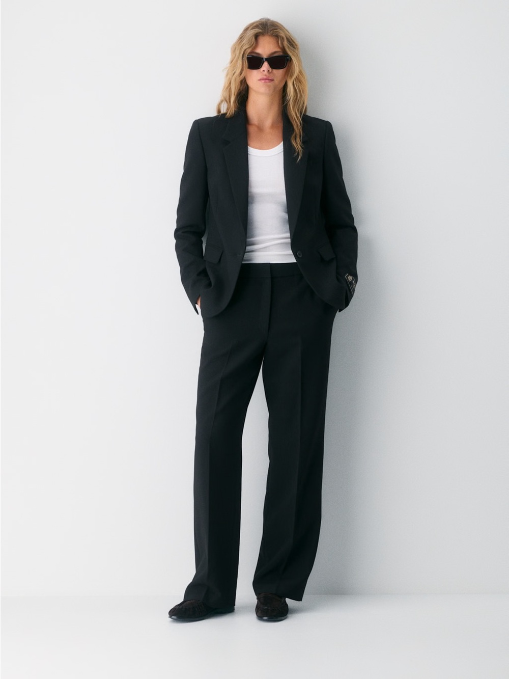 Aritzia Babaton New Agency Curve-Fit Pant